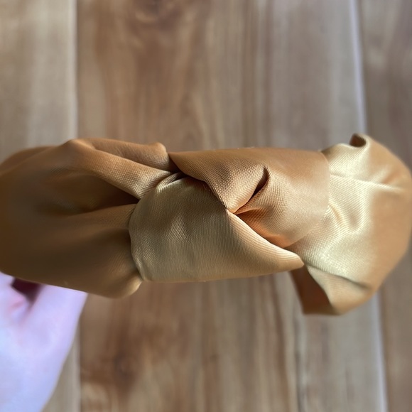 H & M | gold headband - Picture 2 of 3